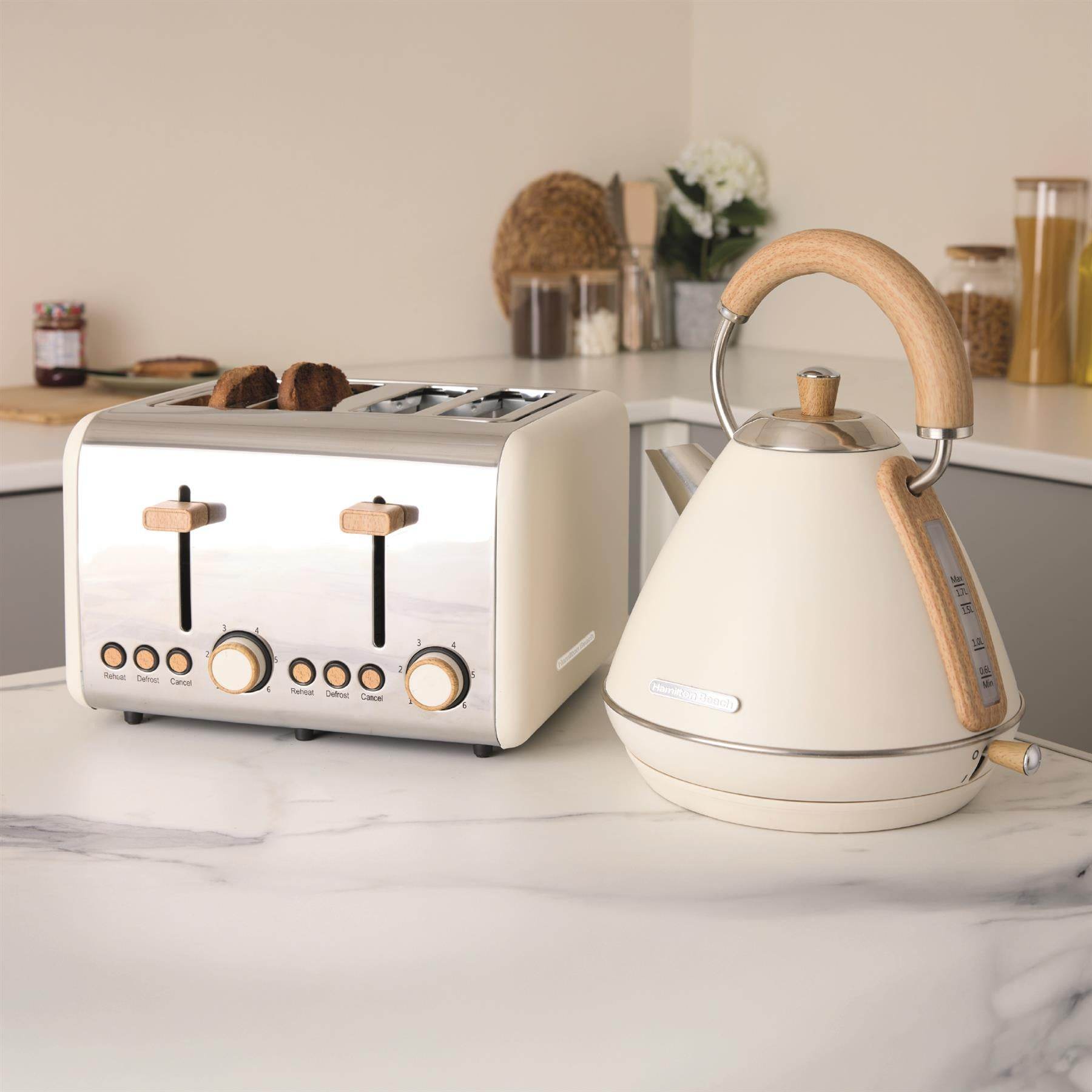 Hamilton Beach Scandi Pyramid Kettle & Toaster Set - Cream - Hamilton Beach UK