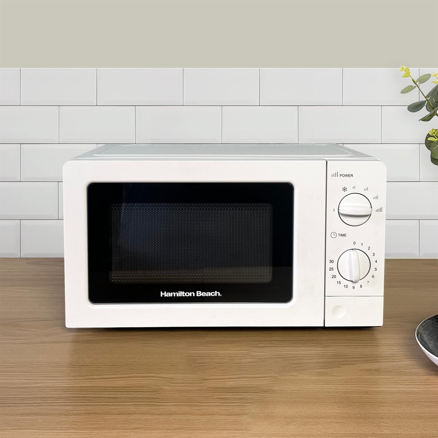 Hamilton Beach 20L Standard White Microwave