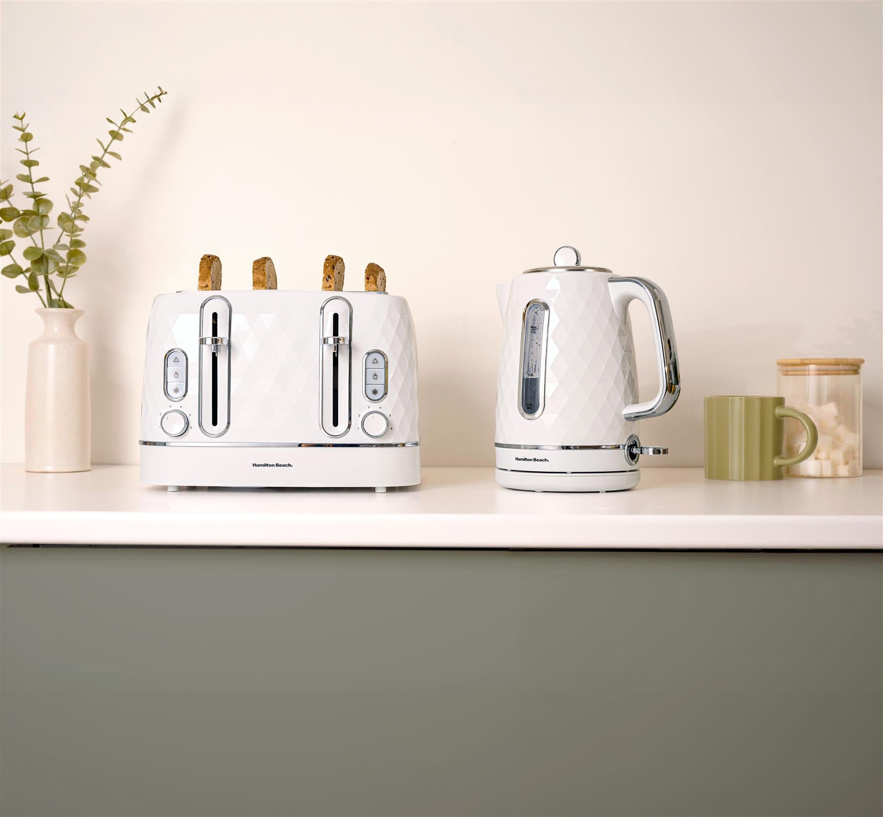 Hamilton Beach Diamond Kettle & Toaster Set White
