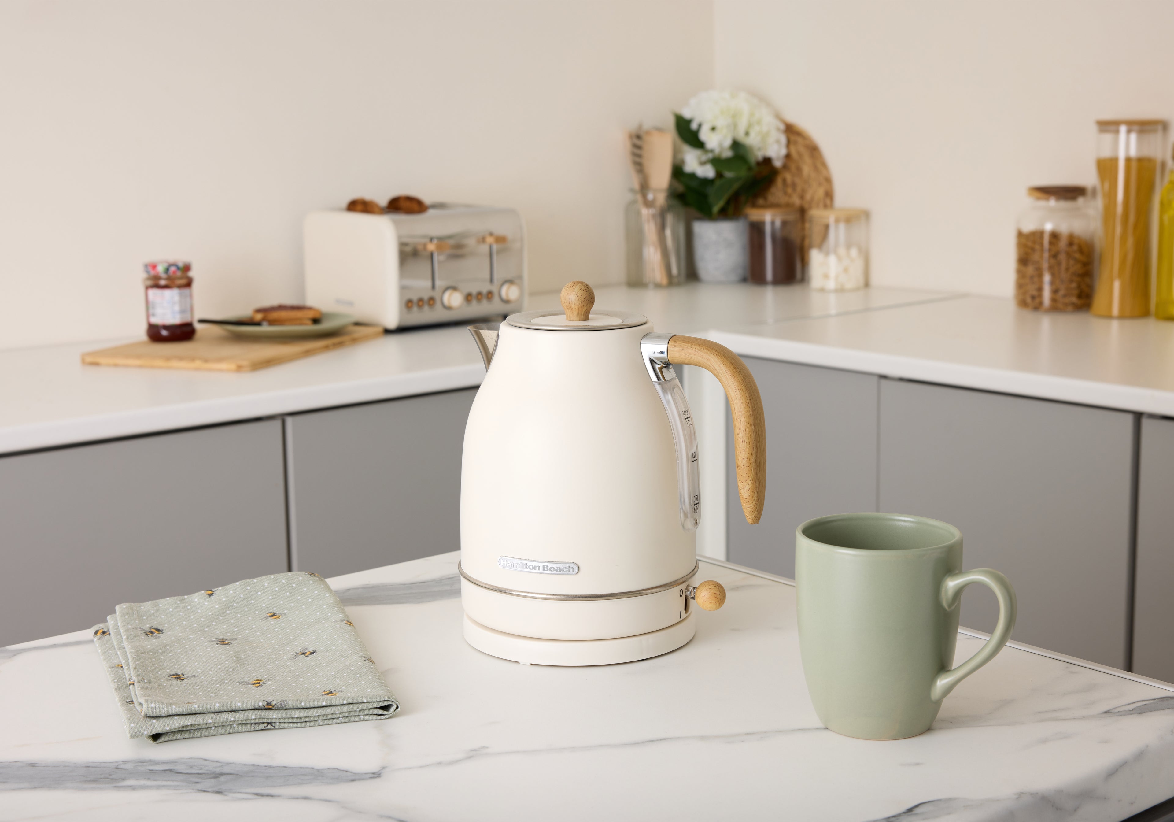 Hamilton Beach Scandi 1.7L Jug Kettle - Matte Cream with Wood Effect