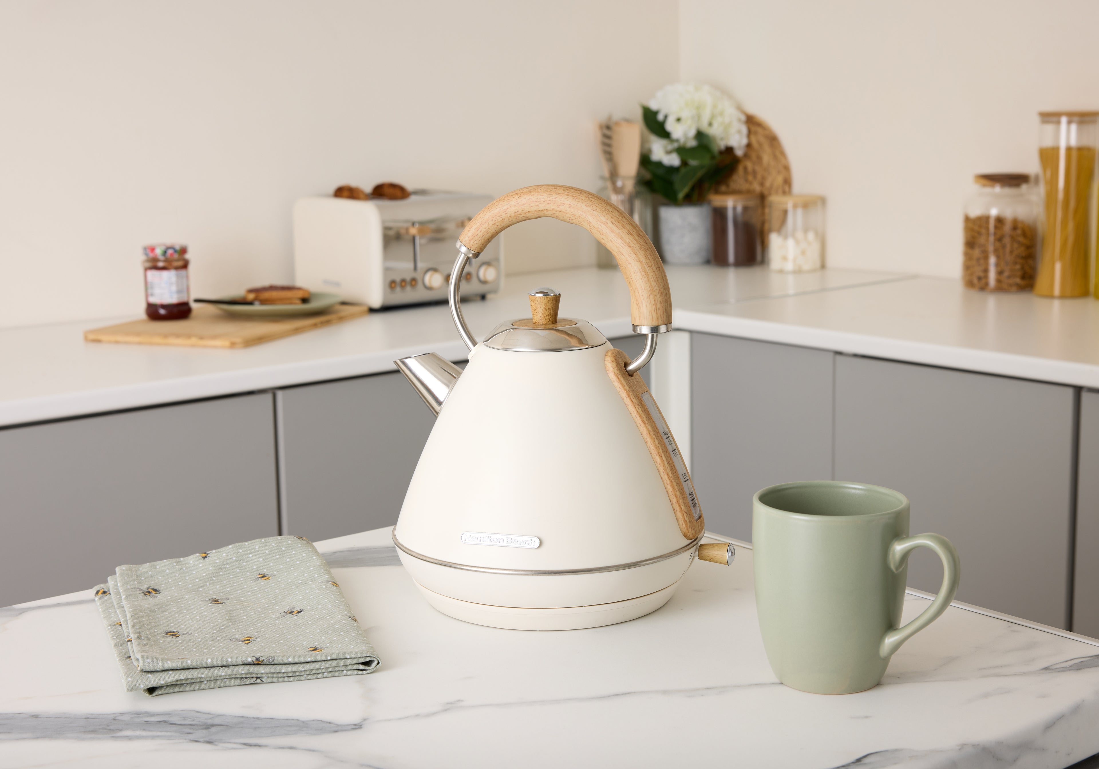 Hamilton Beach Scandi 1.7L Pyramid Kettle - Matte Cream with Wood Effect