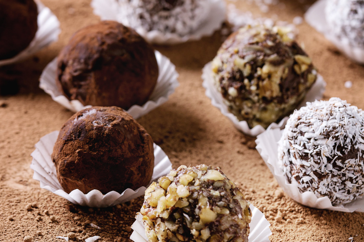 No-Bake Chocolate Almond Truffles