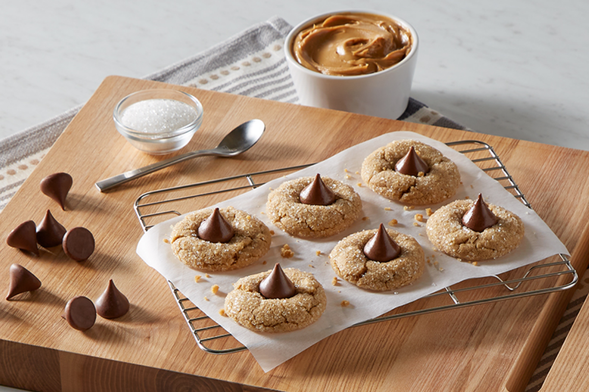 Peanut Butter Blossom Cookies