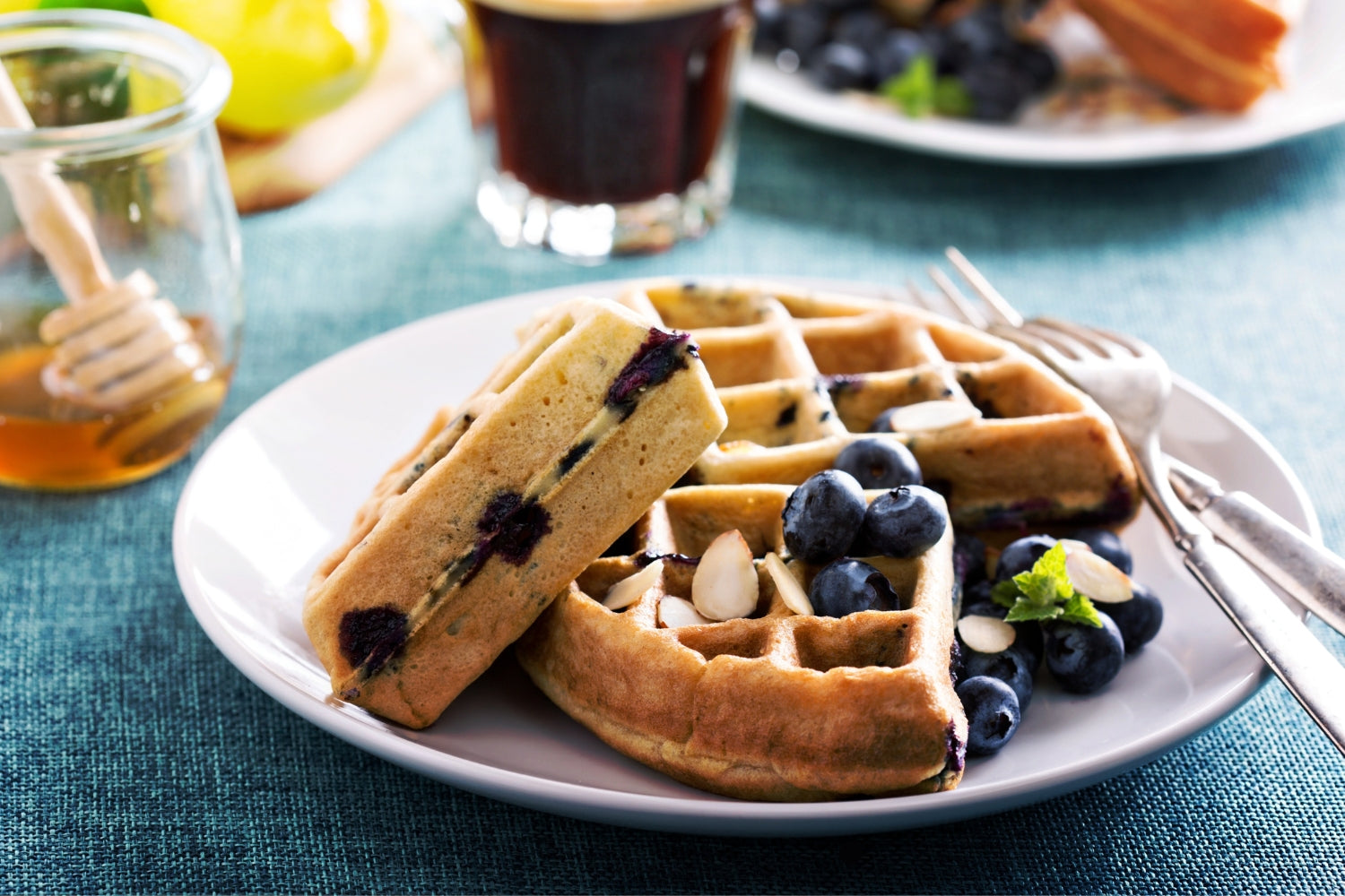 Blueberry Waffles with Blueberry Coulis - Hamilton Beach UK