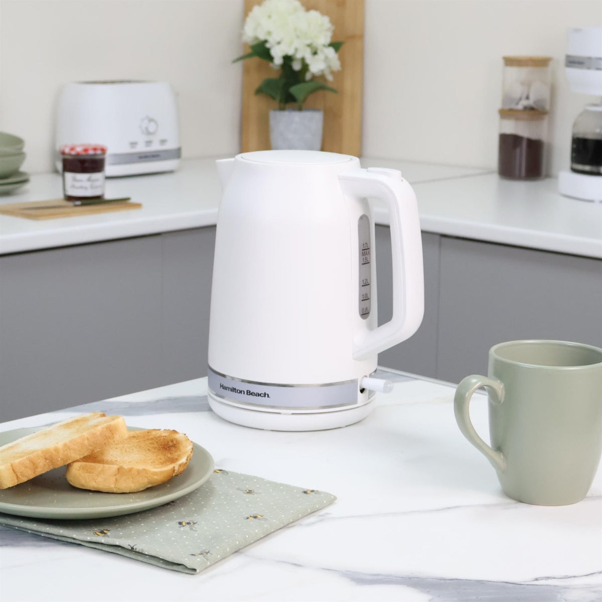 Hamilton Beach Ella White Kettle & Toaster Set