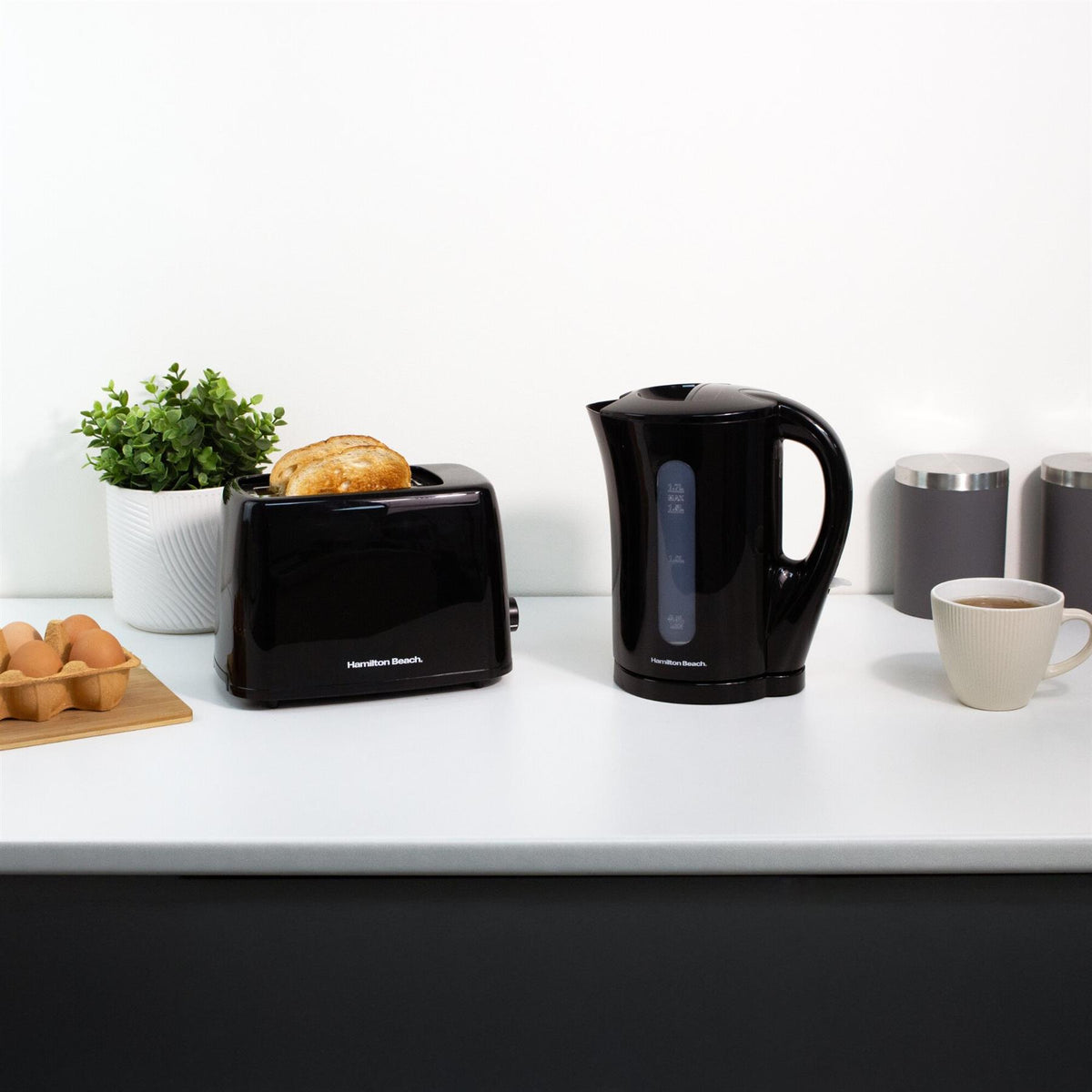 Hamilton Beach Essentials Kettle, Toaster, Sandwich Toaster & 1.8L Slow Cooker Set - Silver