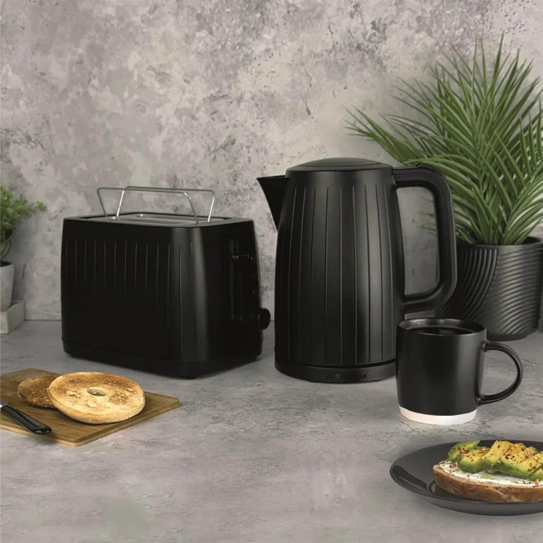 Hamilton Beach Stealth 1.7L Textured Kettle Matte Black | Fast