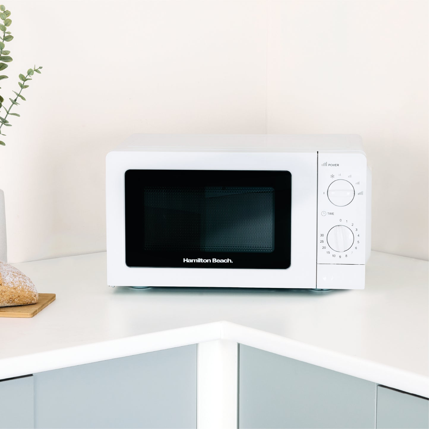 Hamilton Beach 20L Standard White Microwave