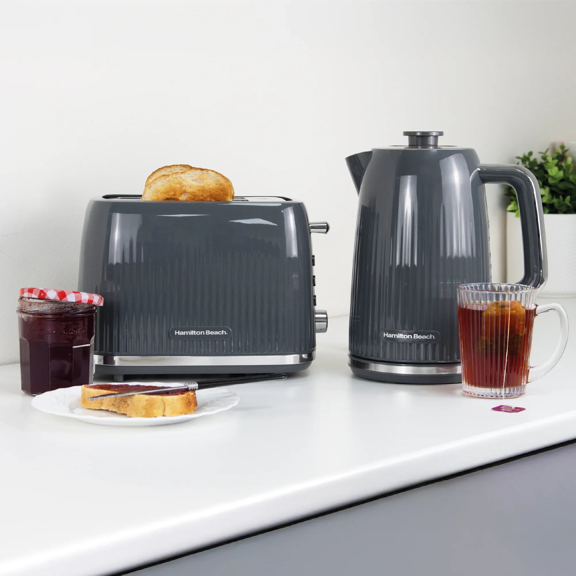 Hamilton Beach Miami Kettle, Toaster & Microwave Set - Charcoal Grey - Hamilton Beach UK
