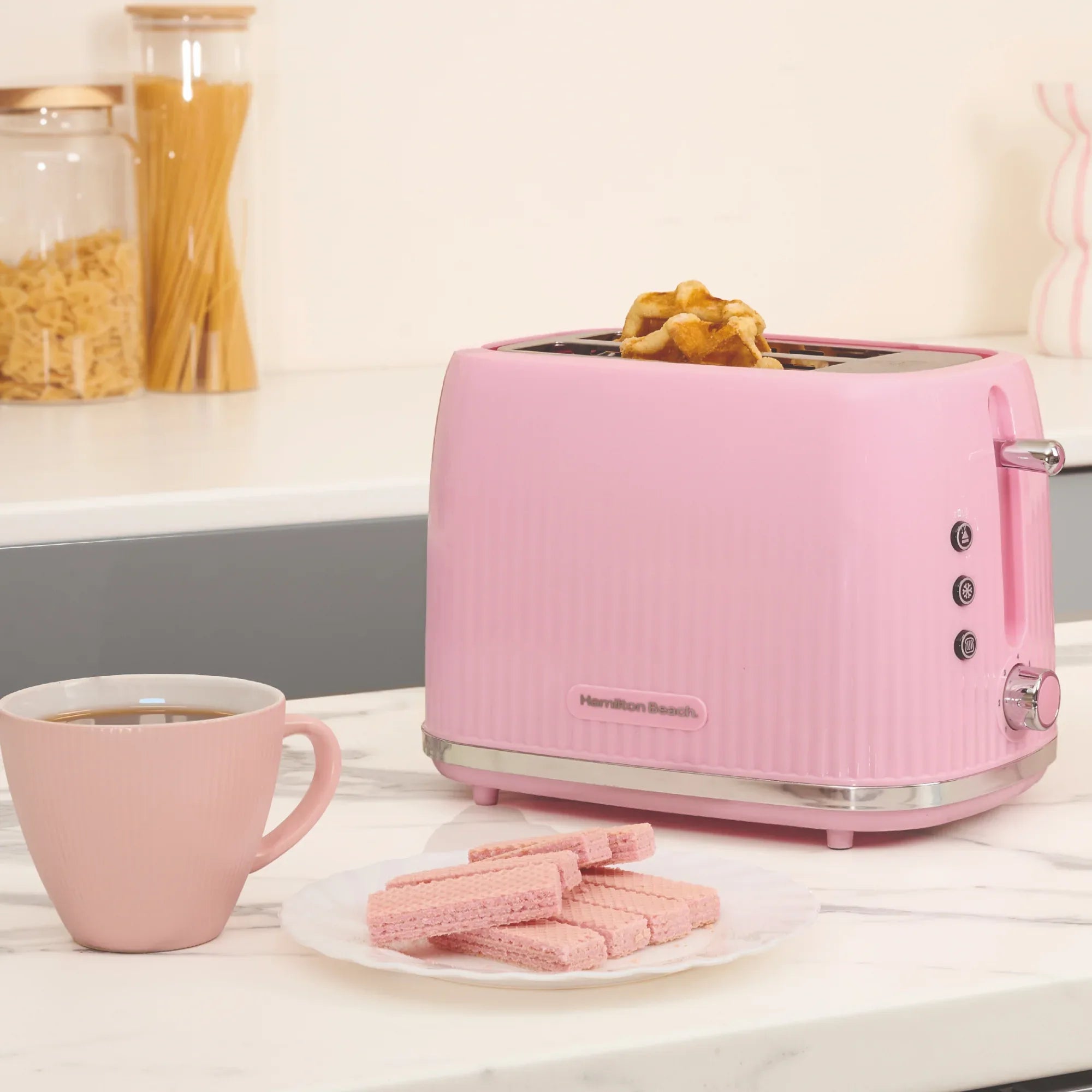 Hamilton Beach Miami Kettle, Toaster & Microwave Set - Flamingo Pink - Hamilton Beach UK