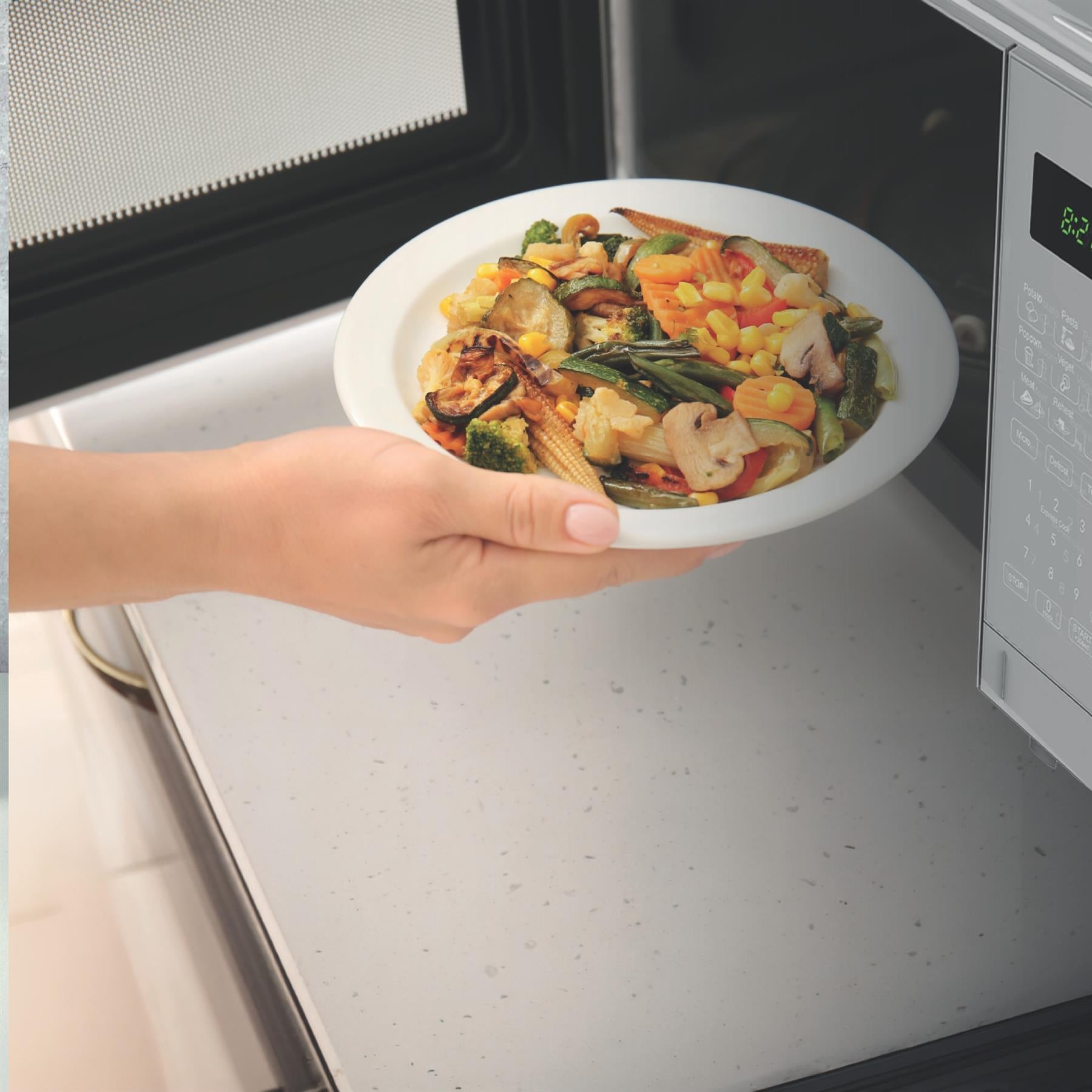 Essential 20L Digital Microwave - Silver